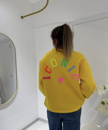 PULL OVERSIZE ICONIC JAUNE